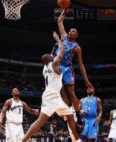 恩加德乌累计4黄下轮联赛停赛，无缘国安中超主场收官战（恩加德乌累计四黄遭禁赛 缺席国安中超主场收官战）