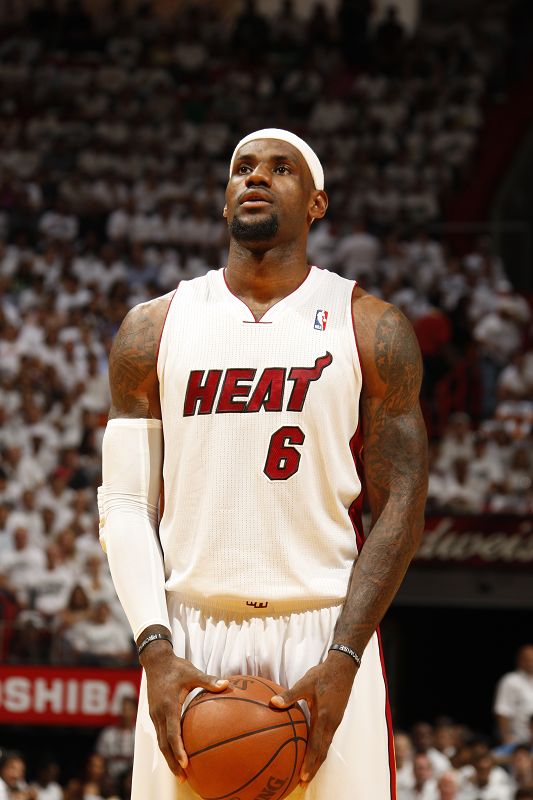 自意甲首秀以来代表同一球队参与超过100球，莱奥是同期第4人（莱奥成为同期第4位自意甲首秀起为同队参与破百球的球员）