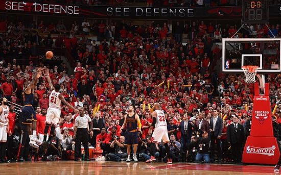 日职联战报：大卫补时锁定胜局，横滨水手3-1十人大阪樱花（日职联战报：大卫补时一锤定音，横滨水手3-1击败十人大阪樱花）